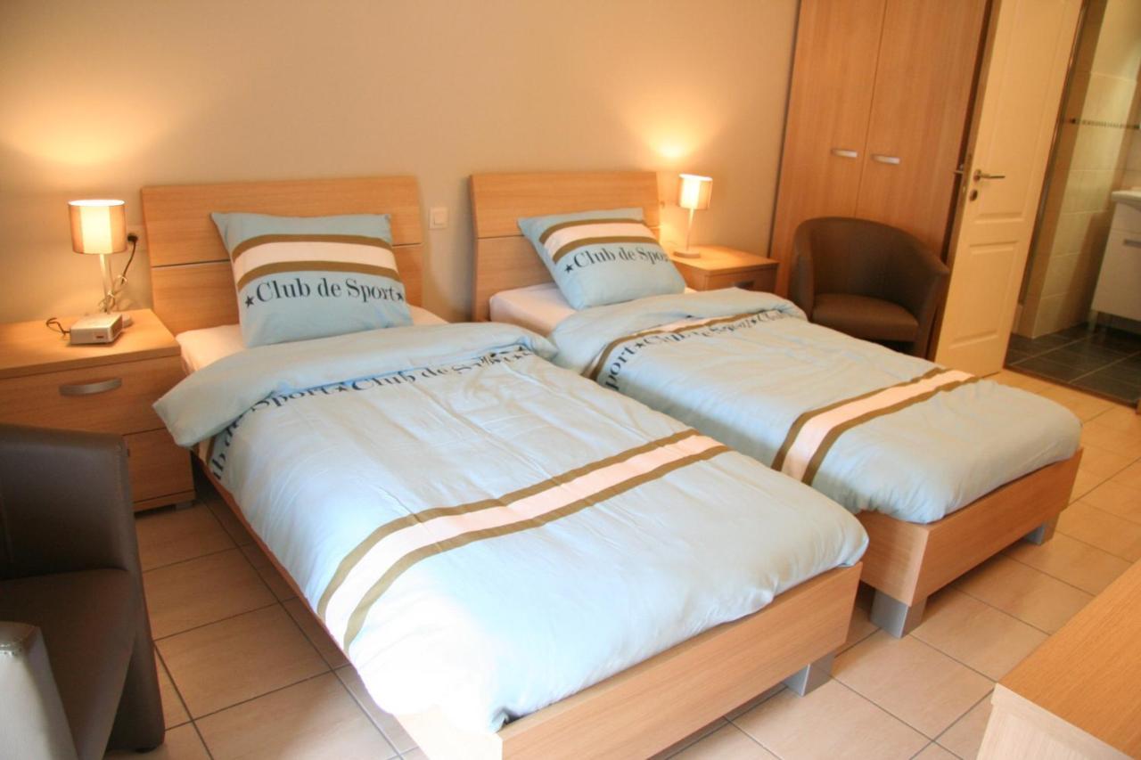Hoeve Jadoul Gingelom الغرفة الصورة